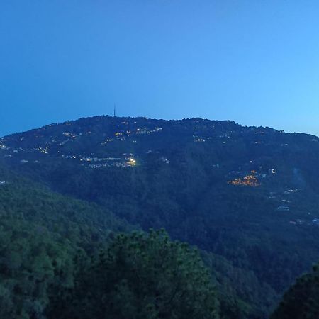 The Western Heights I Serviced Apartments I Pvt Balcony I Lift I Peacefull Area I Family Accomodation I Kasauli I By Exotic Stays Ngoại thất bức ảnh