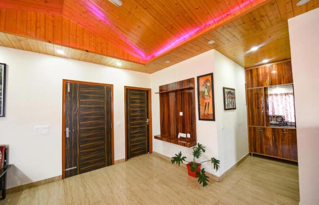 The Western Heights I Serviced Apartments I Pvt Balcony I Lift I Peacefull Area I Family Accomodation I Kasauli I By Exotic Stays Ngoại thất bức ảnh