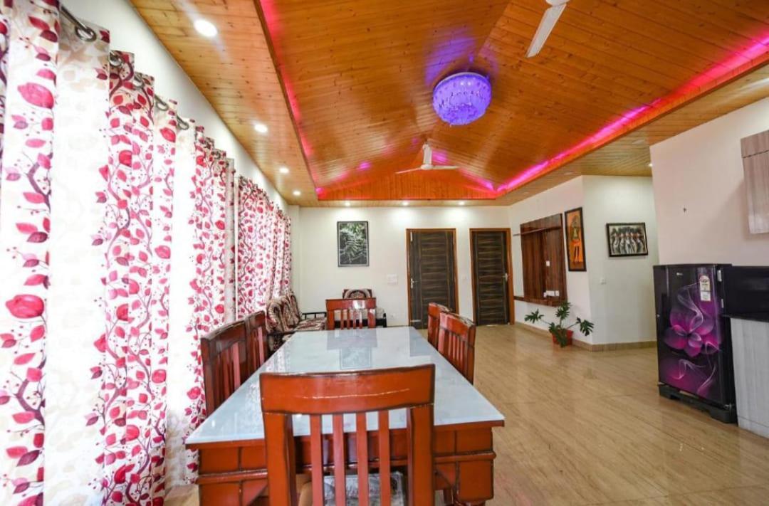 The Western Heights I Serviced Apartments I Pvt Balcony I Lift I Peacefull Area I Family Accomodation I Kasauli I By Exotic Stays Ngoại thất bức ảnh