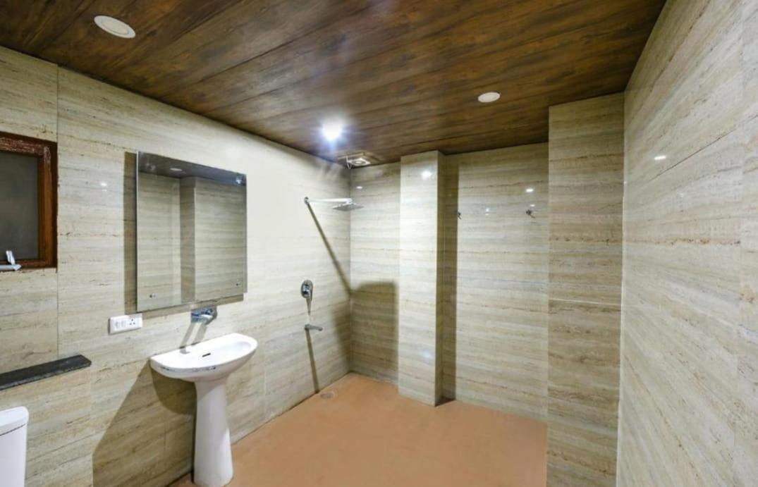 The Western Heights I Serviced Apartments I Pvt Balcony I Lift I Peacefull Area I Family Accomodation I Kasauli I By Exotic Stays Ngoại thất bức ảnh