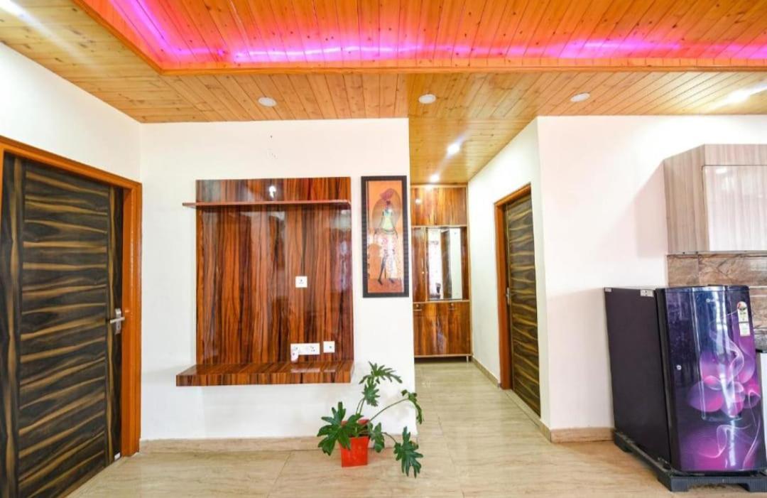 The Western Heights I Serviced Apartments I Pvt Balcony I Lift I Peacefull Area I Family Accomodation I Kasauli I By Exotic Stays Ngoại thất bức ảnh